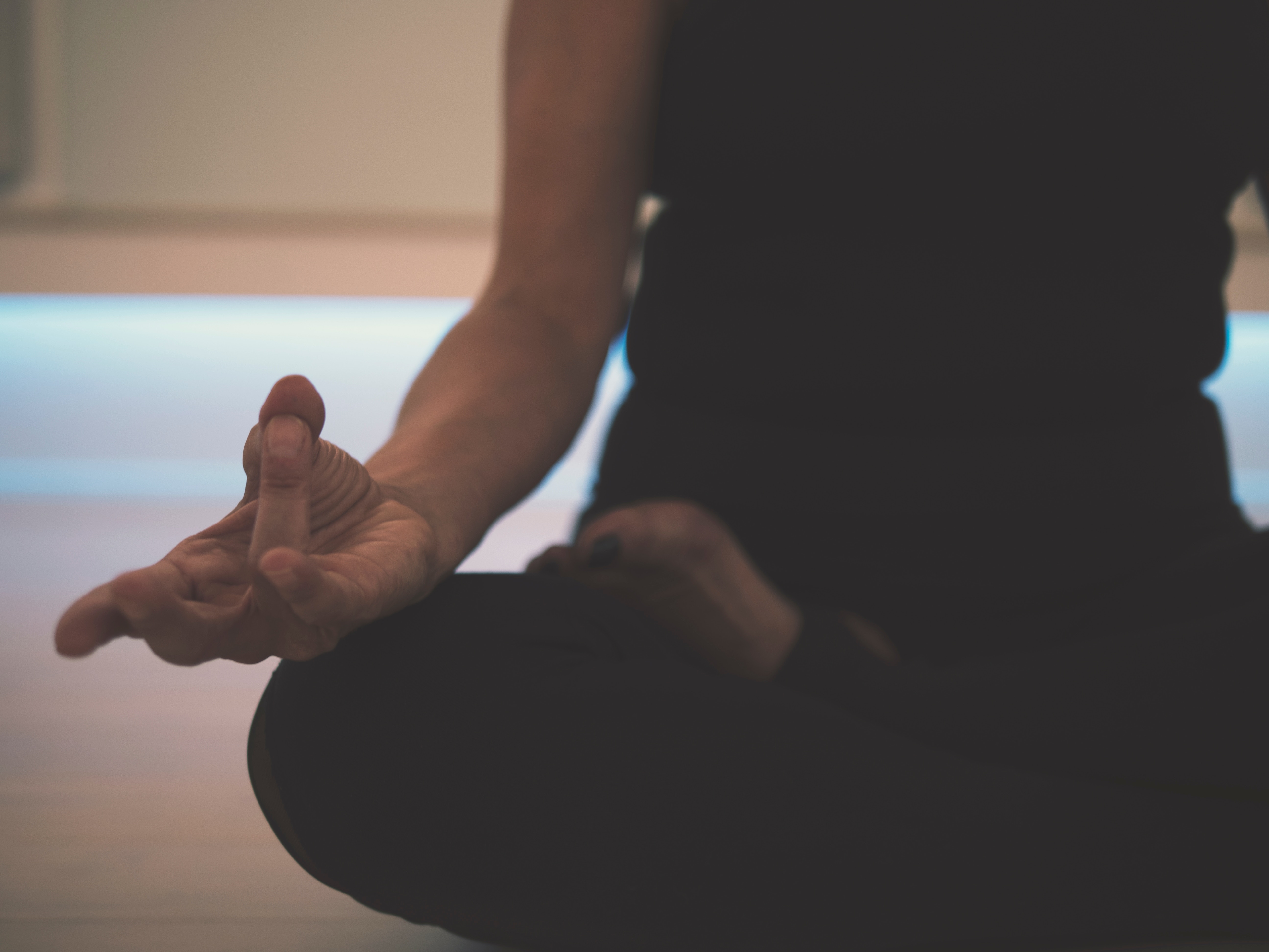 debuter meditation, pratiquer meditation débutant, commencer meditation, initiation méditation