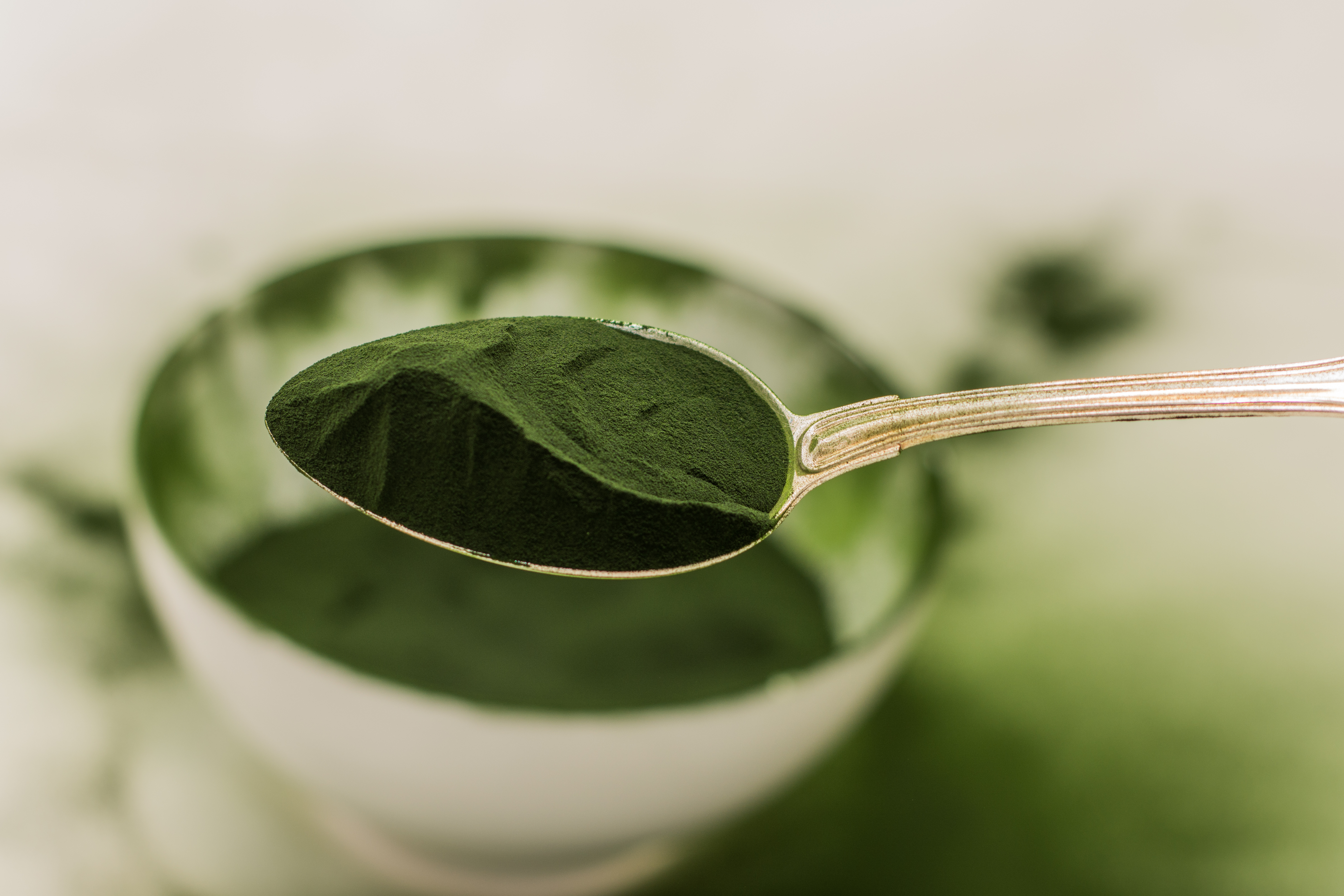 bienfaits spiruline, spiruline vegan, beauté spiruline, acné spiruline, cheveux spiruline, alopécie spiruline, calvitie spiruline
