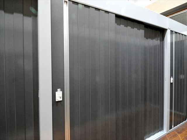 間口が広く作業がしやすいスライド扉！