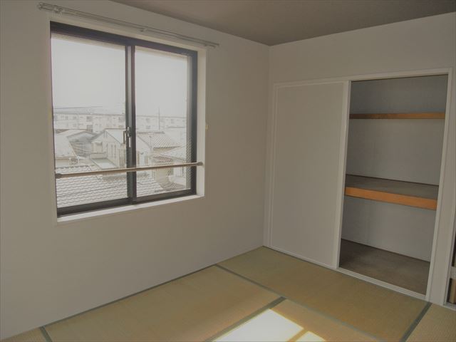 和室（洋室側から見た）