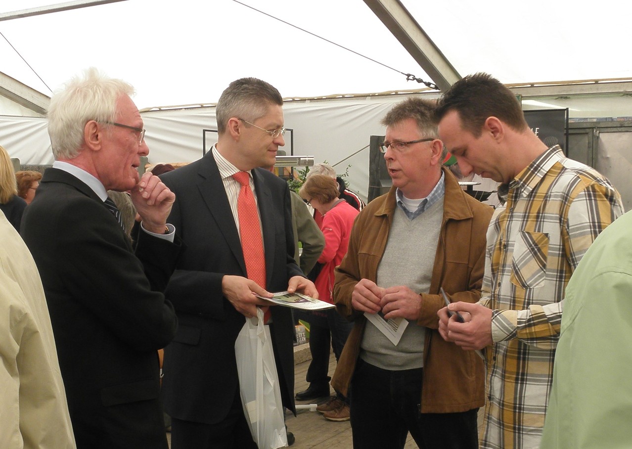 Erhard, Günther und Ingo im Gespräch mit Herrn Hoffmann, VB Beckum