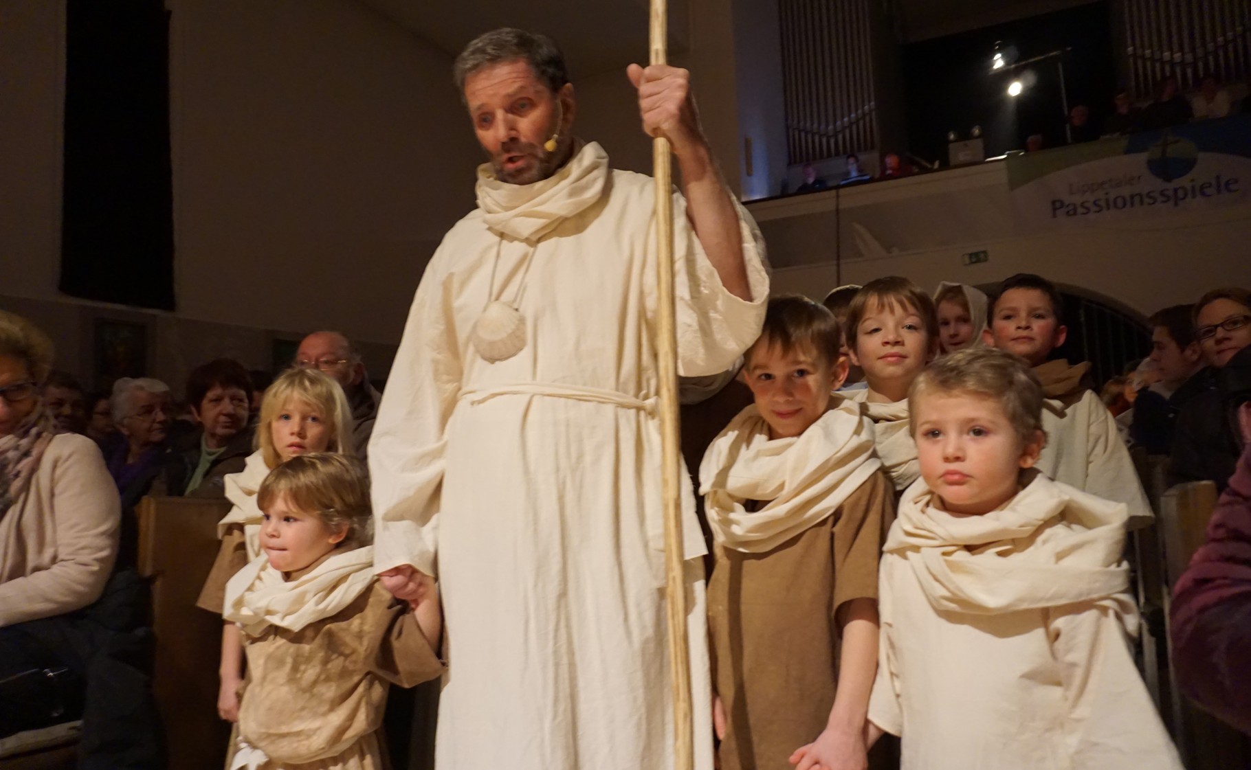 Die Kinder auf dem Weg zu Jesus