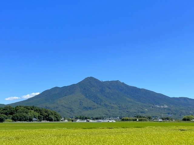 強靭な足腰でも膝にくる？筑波山登山に潜む「下り」の盲点