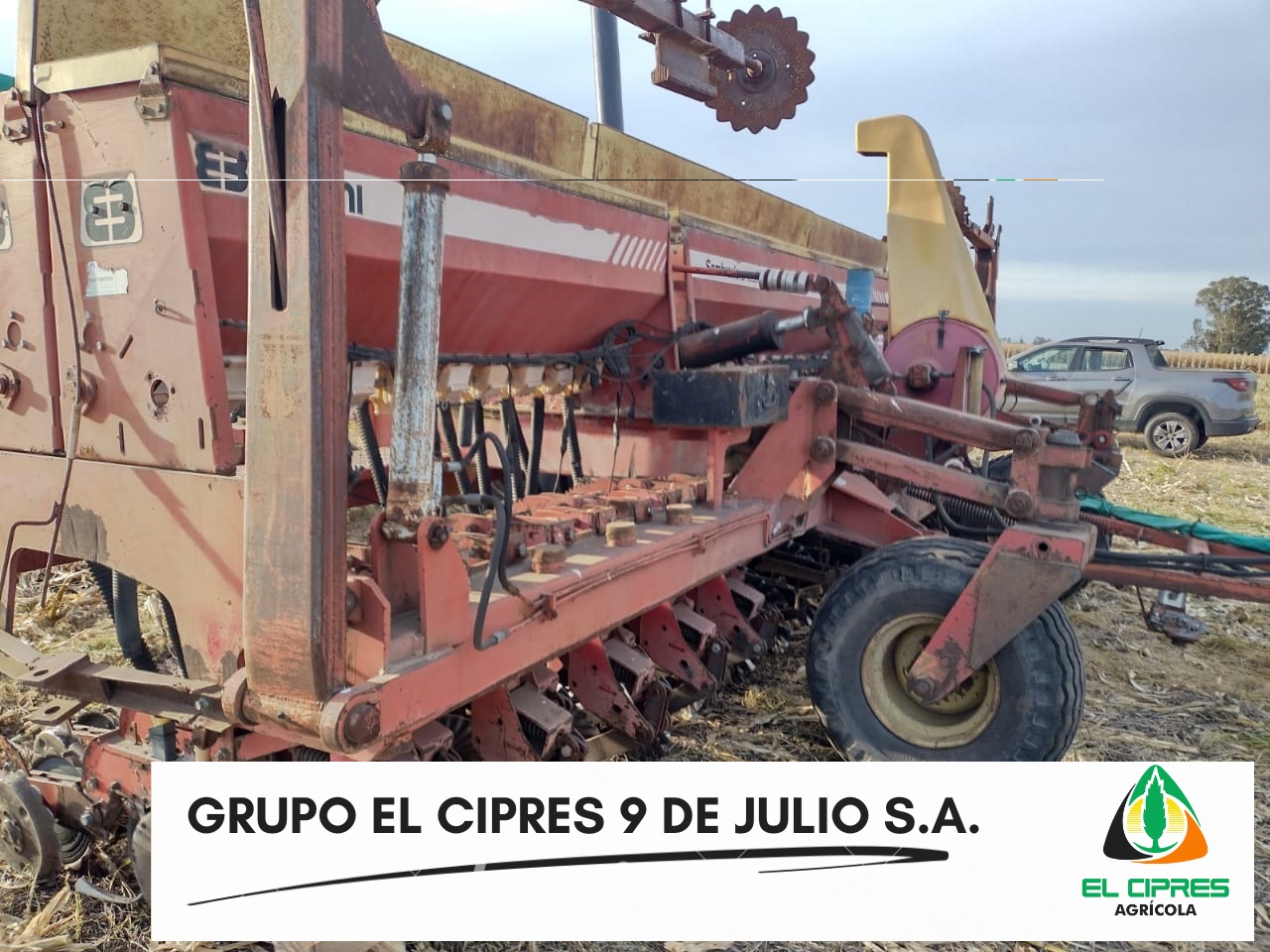Dembradora Bertini 32000. De 7 mts. 30/21 y 19/35 lineas neumaticas o 10/70 a cadena. Con alfalfero