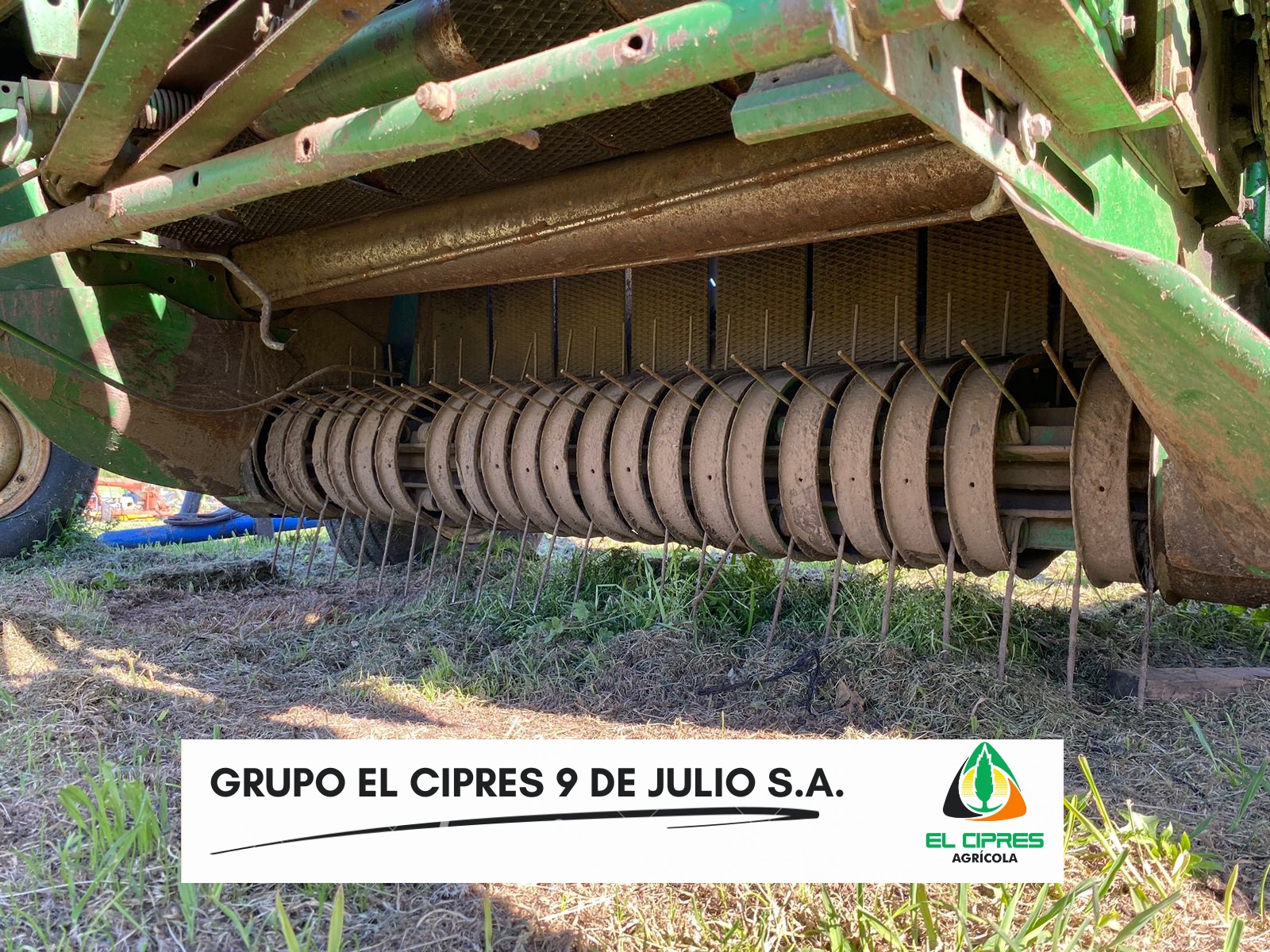Rotoenfardadora John Deere 566