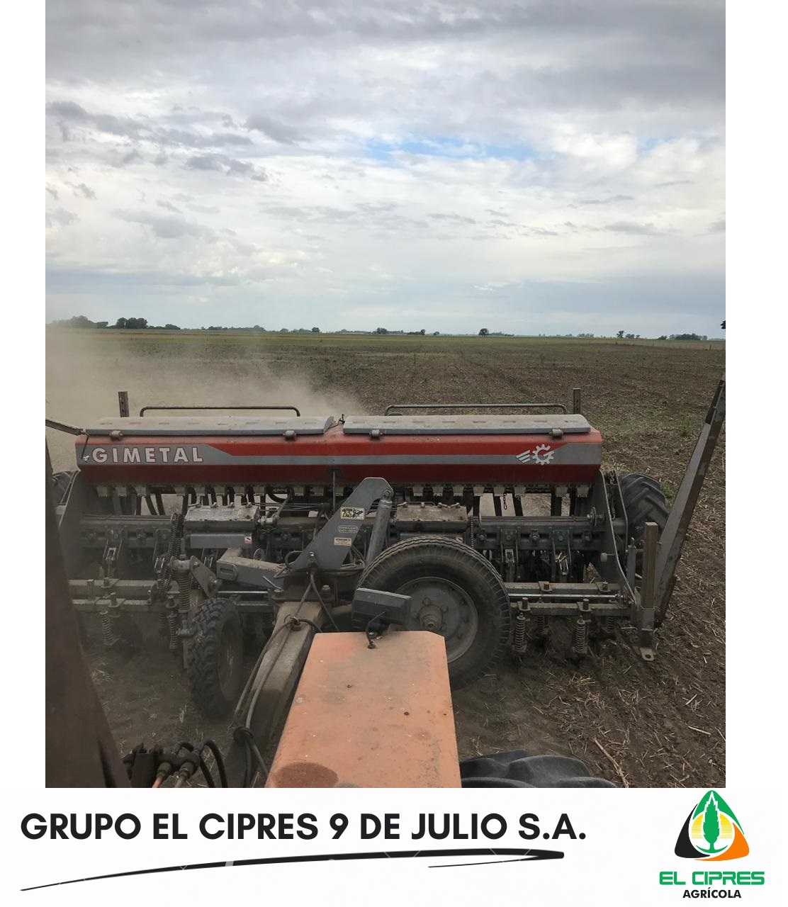 Sembradora GIMETAL, con alfalfero 21 a 21 Autotrailer