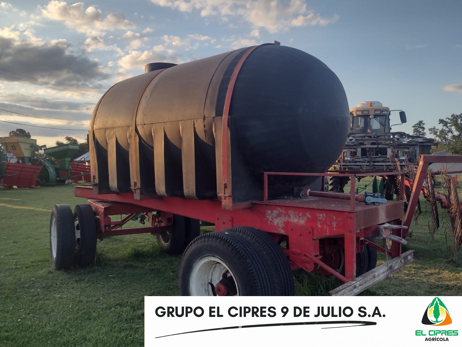 Tanque de rotomoldeo de 8.000 litros 