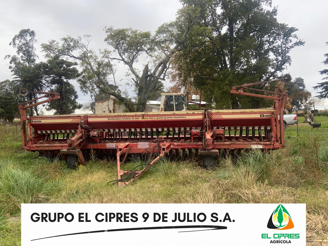 Sembradora Bertini de 8.40 . De fina con alfalfero cuchillas fijas de 36 cuerpos a 23 CM.
