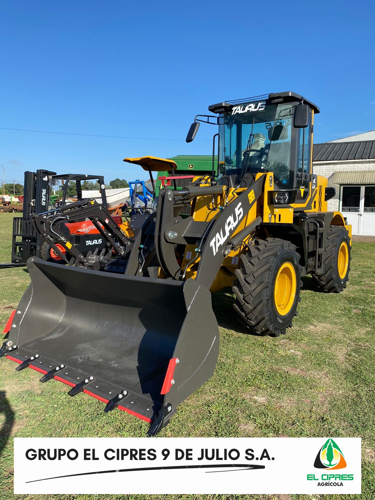 Pala CTX926A marca Taurus - Nueva