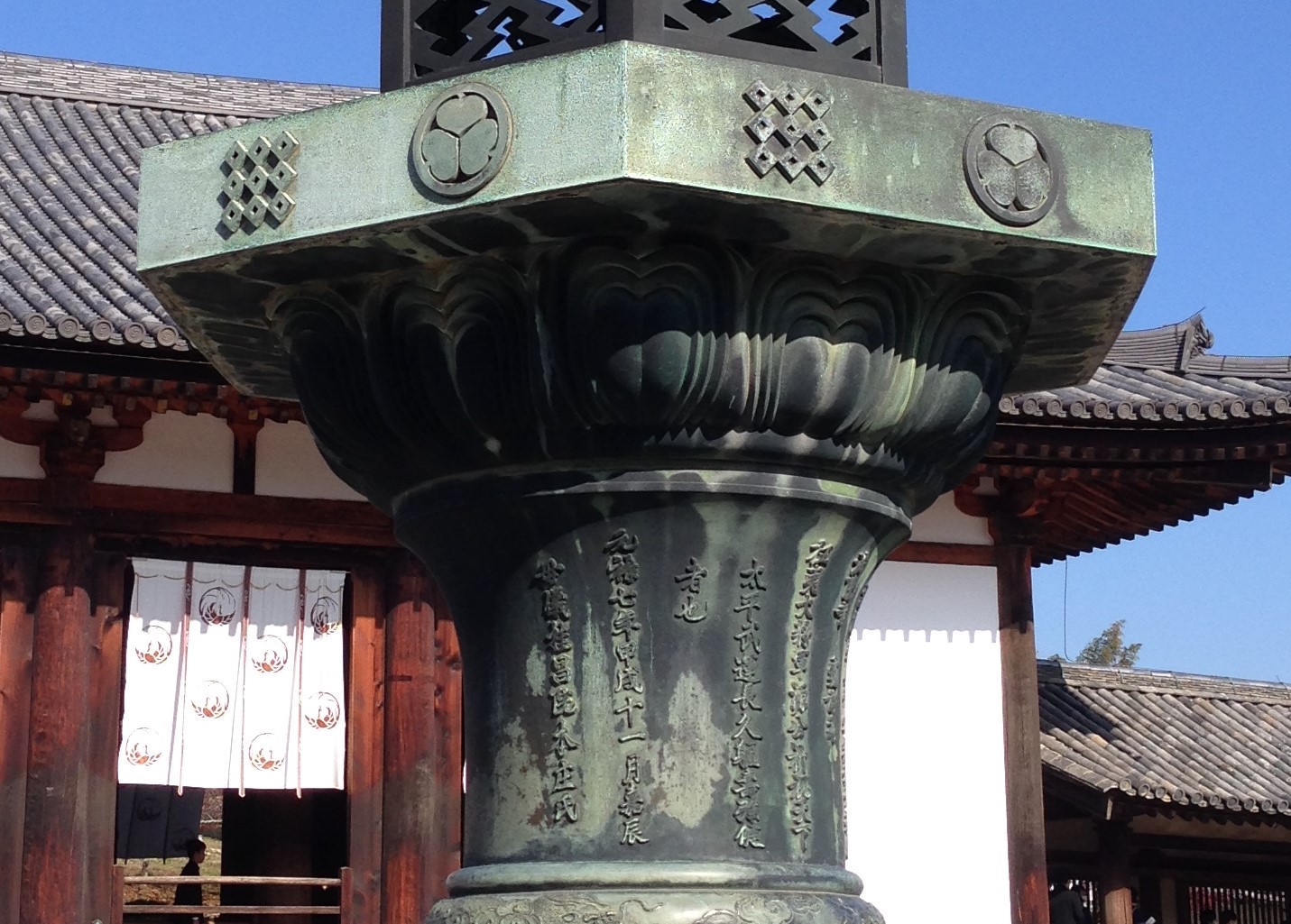法隆寺　桂昌院銅灯籠