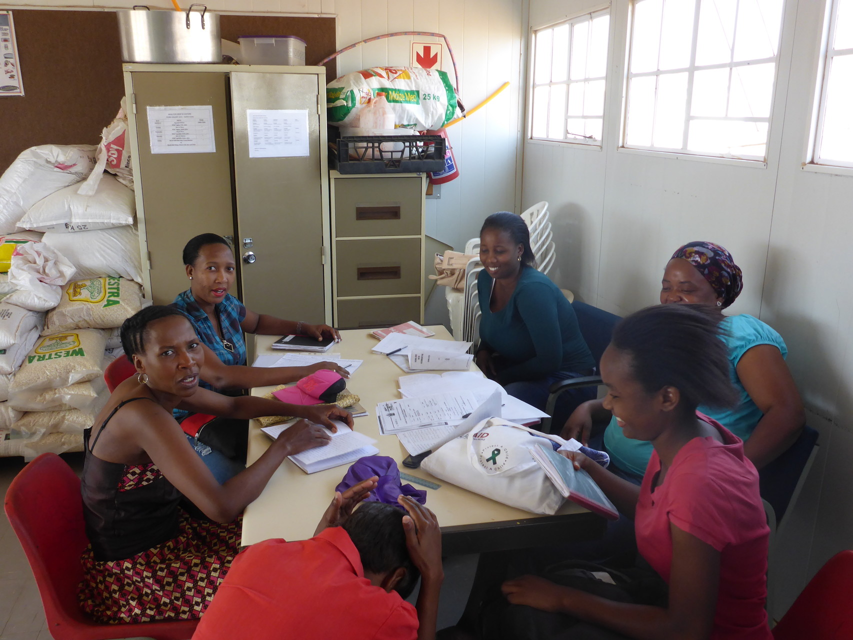 Tateni/ Cooking crew at Sediba sa thuto school (M/lodi east)