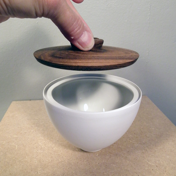 Porzellandose weiß Teak