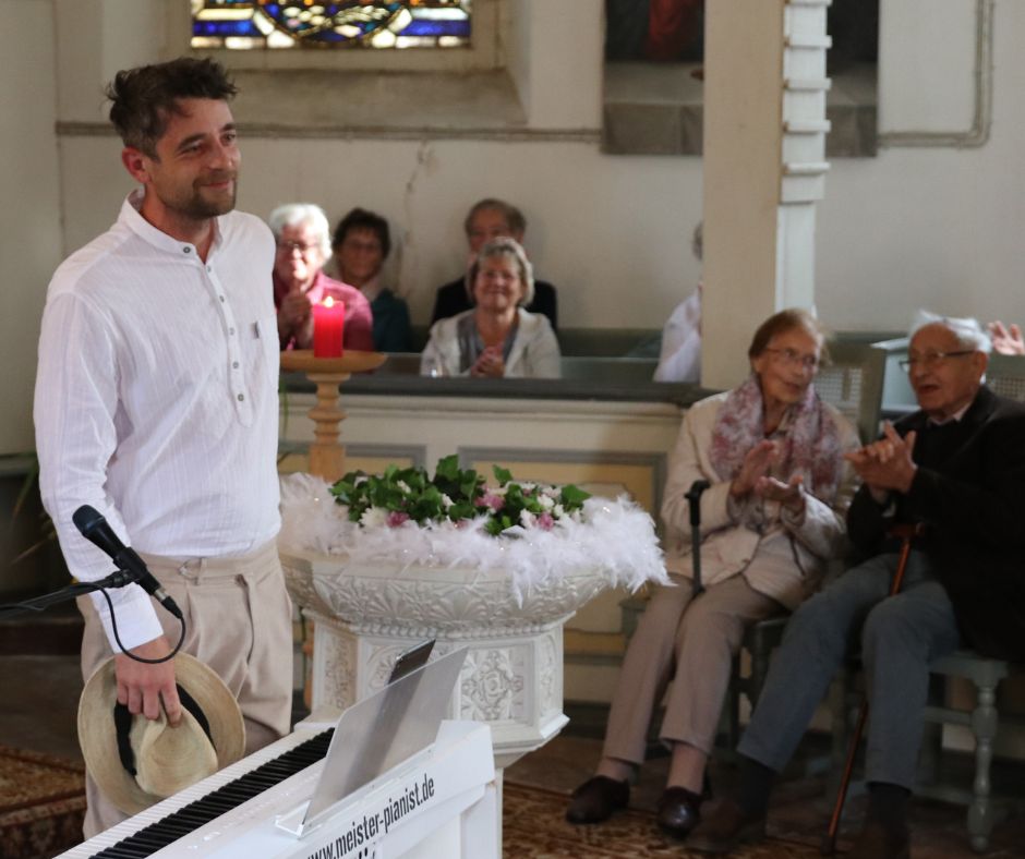 Elvis-Tribute im Musiksommer Großwudicke begeistert 130 Besucher