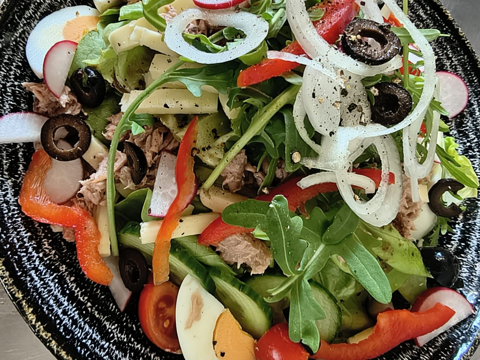 Haussalat mit Thunfisch