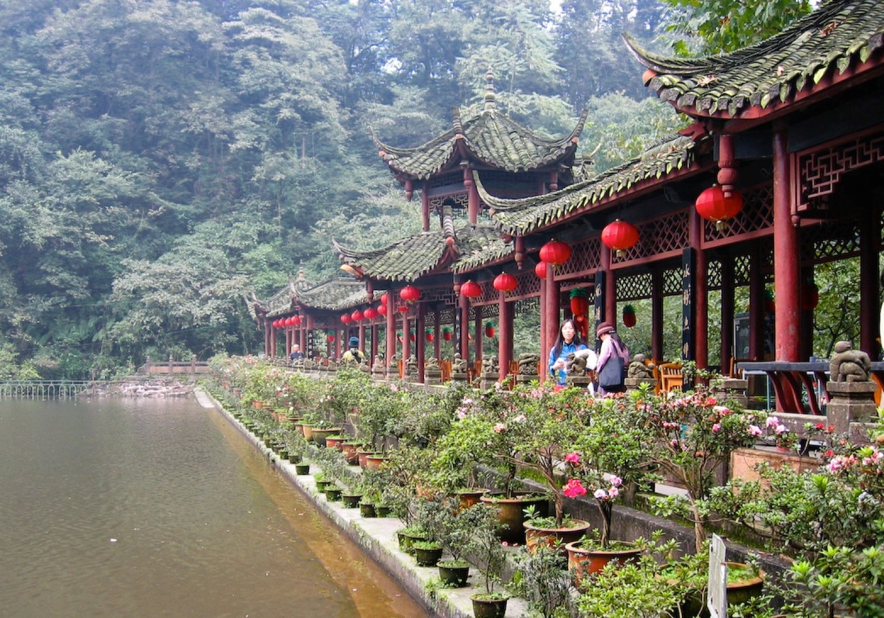 Провинция сычуань: гора цинчэншань. Цинчэншань чэнду. Даосский храм чэнду. Провинция сычуань: гора цинчэншань. Даосский храм.