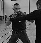 Faire du krav maga karim clémenceau