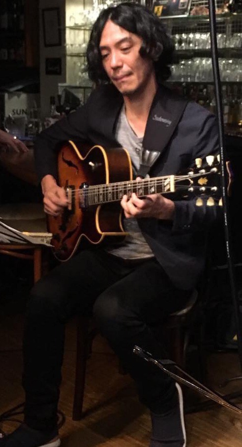 ギタリスト・砂掛康浩さん