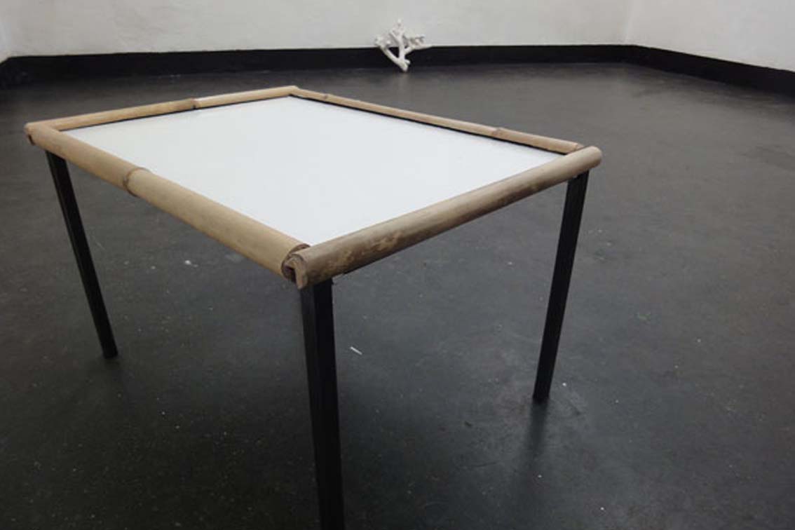 table, Metalltisch mit Bambusstäben, Couchtisch: 46,2 x 64,2 x 39,5 cm, Ausstellung, ICW und Tessa Miller, 2013