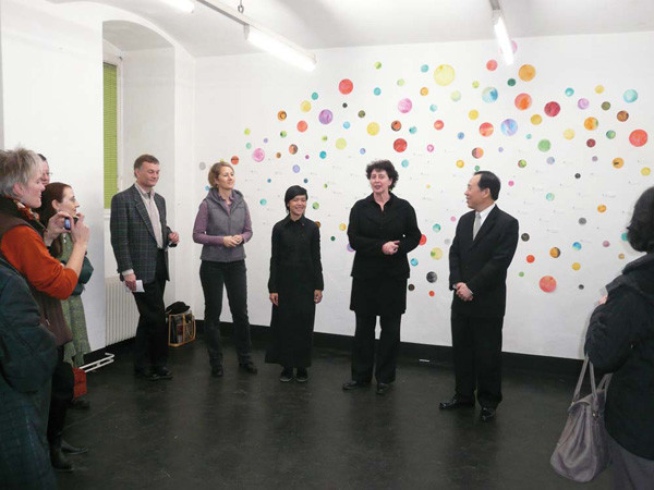 foreign affairs-arts alliances Austria - Thailand, Ausstellungseröffnung, Lucas Gehrmann, ICW, Morakot Ketklao, Herr Gesandter der Thailändischen Botschaft H.E. Somchai Charanasomboon, Claudia Maria Luenig