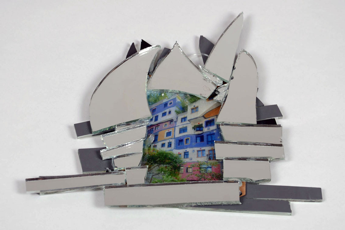 „Hundertwasser house reflection“, Seite2, Prints auf Akryl, Spiegelsplitter, Silikon, 23,1 x 22,6 x 1 cm, ICW und Leslie Fry, 2009