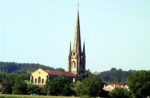 Eglise de Marciac en Rivière-Basse, plus haut clocher du Gers 87 mètres de haut