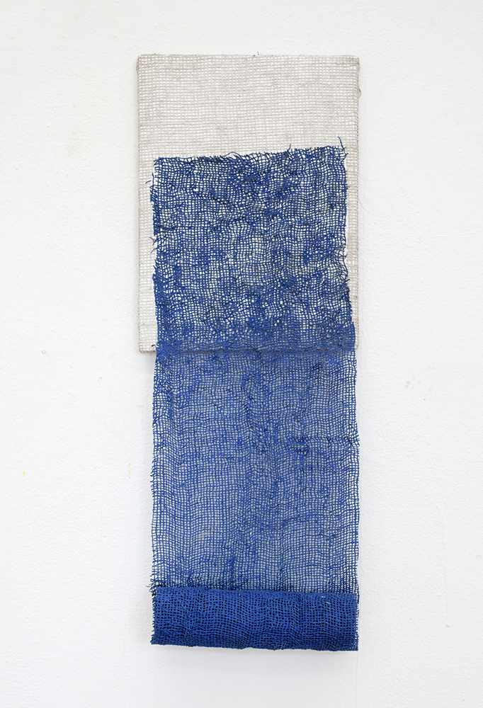 Rolling Blue, 2019, 30 x 40 cm