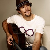 "Alex, penché sur sa guitare, avait commencé à jouer ♪ I'm yours ♫ de Jason Mraz" (p.72)