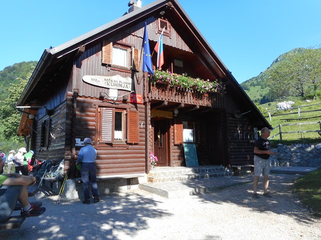 1,012mの山小屋、下山時ビールいただく