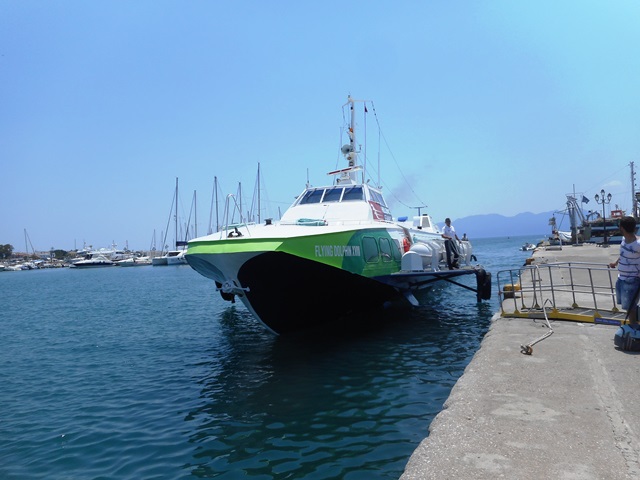 エゲナ島の港