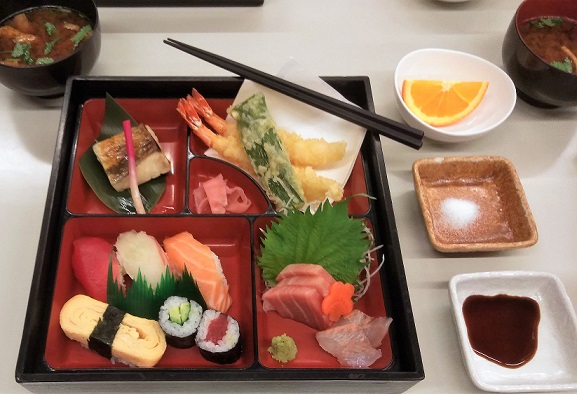 夕食18:30