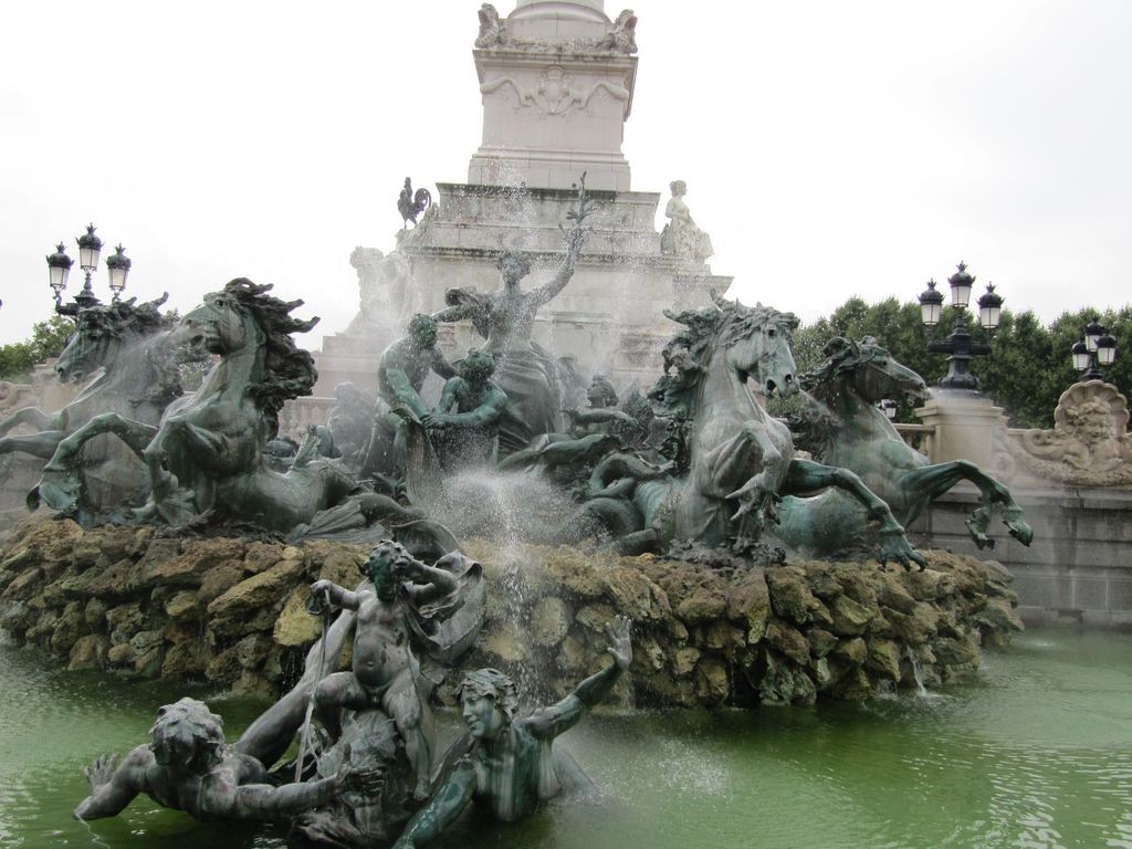 LE MONUMENT AUX GIRONDINS