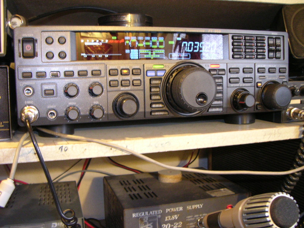 le YAESU FT950 HF + 50 mhz