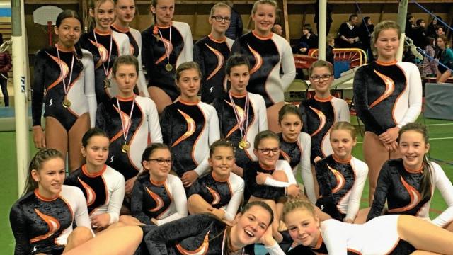 Les gymnastes benjamines et minimes de Tempo au départemental à Brest.