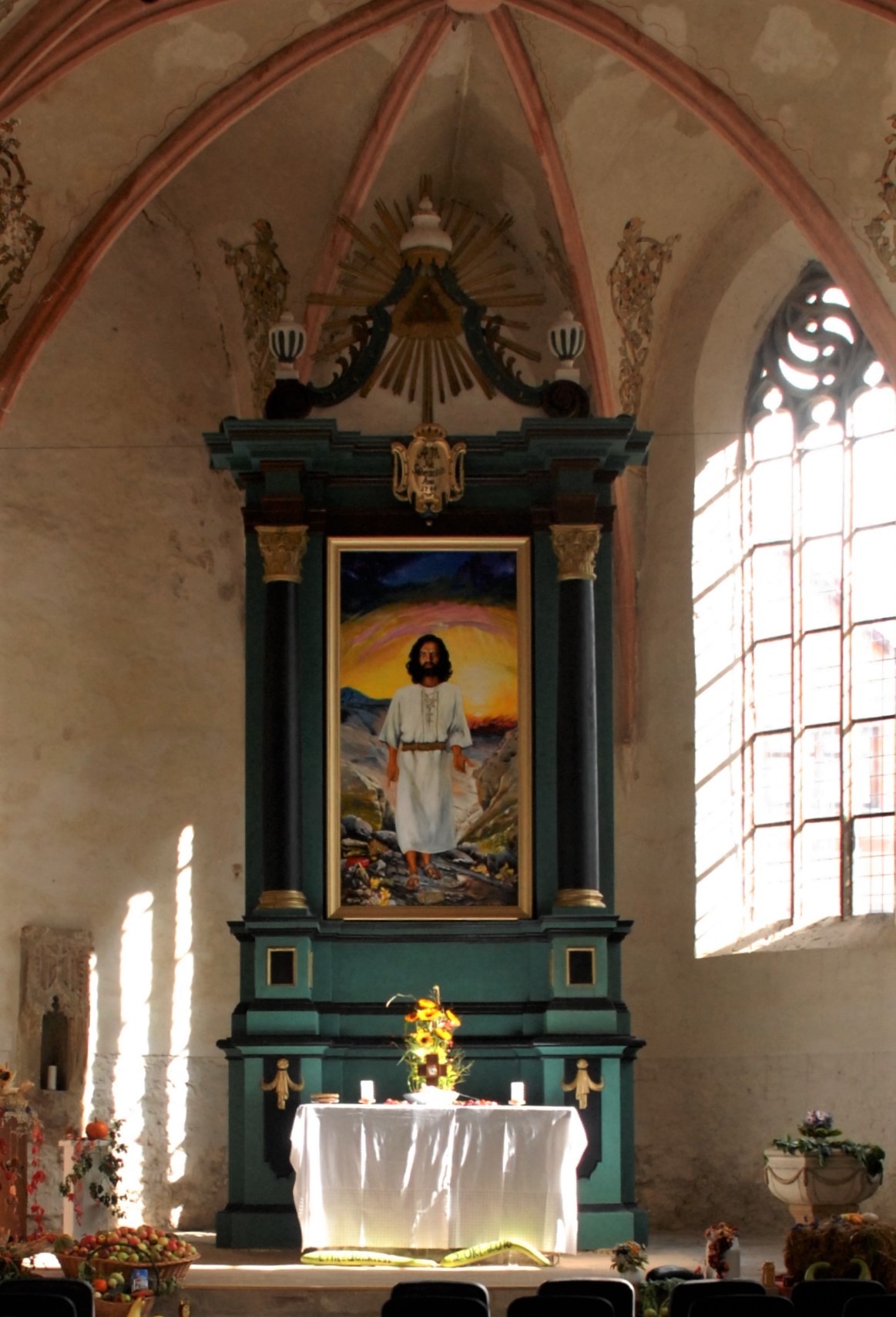 Chorraum Kirche St.Ulrich in Kindelbrück - Blick auf den Altar