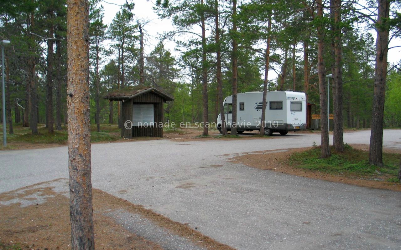 Bivouac sur le parking du musée same