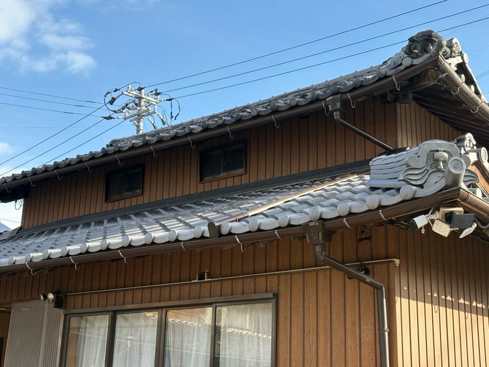下屋は葺替えが終わってから交換しました