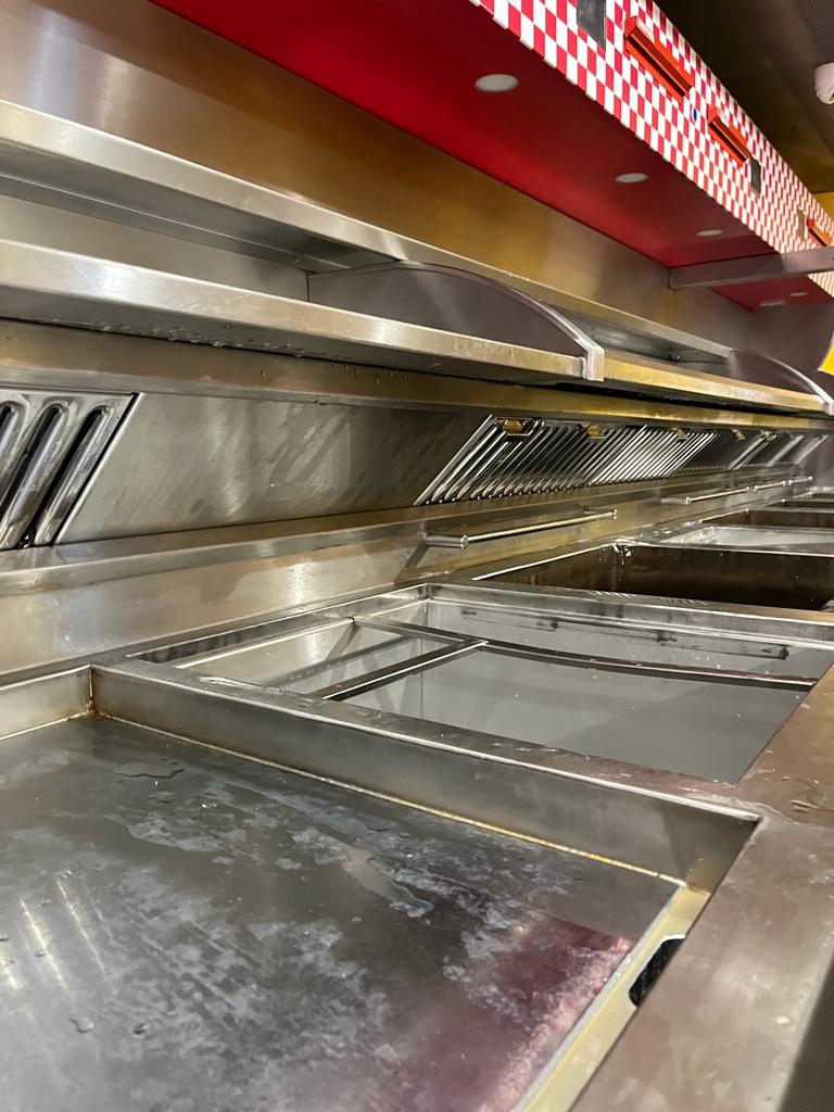 Bakwand inspecteren op vervuiling
