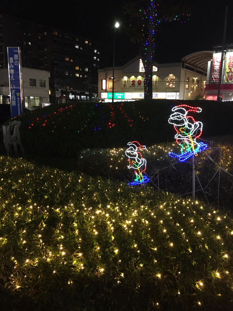 せんげん台駅のイルミネーションです！クリスマス待ち遠しいですね🥺