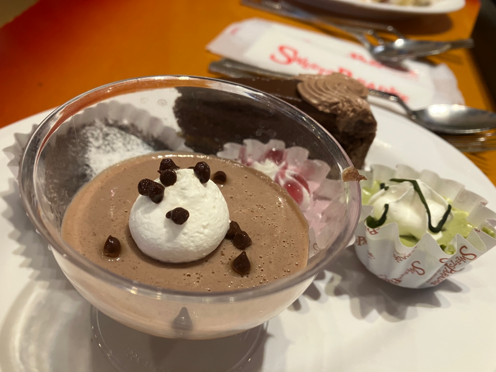 GWに友達とスイーツバイキング☺️🎂🍴✨に行きました!また行きたい😍