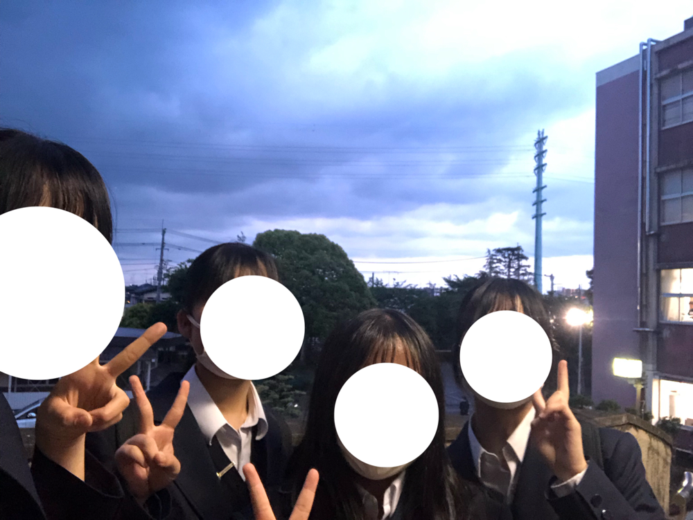 バスパ1年女子の4ショットです📸出会って1ヶ月だけどすっかり仲良しです🥰