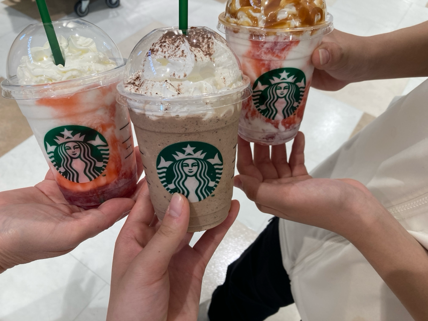 左から、母、私、妹