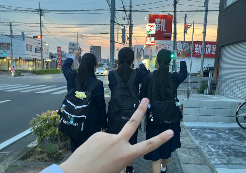 バスパの1年女子で帰りました♪とっとこハム太郎の真似をするNさんが面白かったです😆