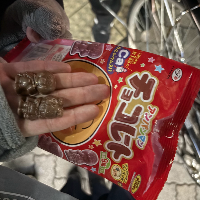 頭と体で切り離されてしまったアンパンマンとバイキンマン😵💫