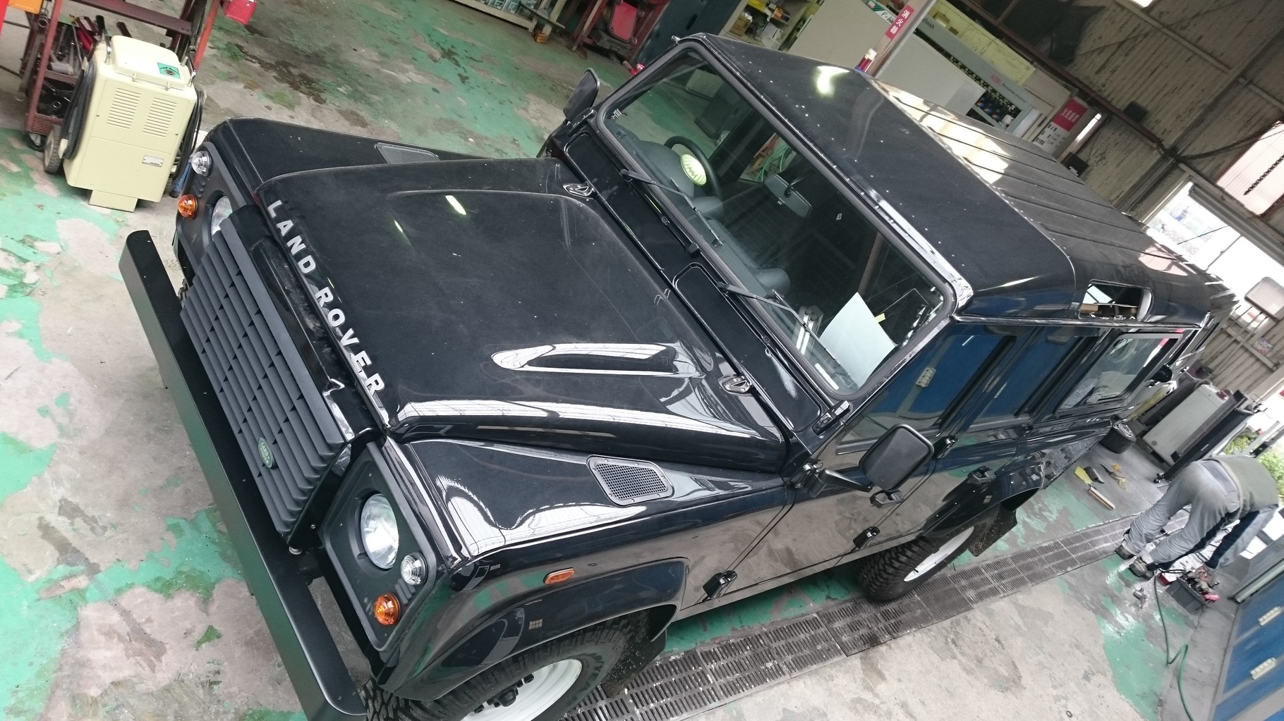 ランドローバー ディフェンダー ルーフ ペイント カスタム 外車 輸入車 車検 板金 修理なら大久保自動車 ランドローバー ディフェンダー ルーフ ペイント カスタム 外車 輸入車 車検 板金 修理なら大久保自動車