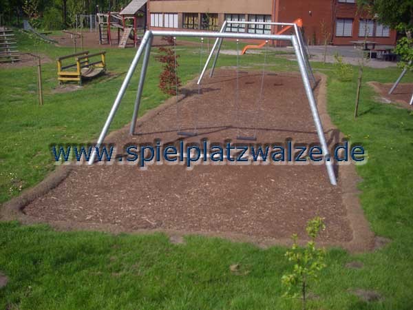 Spielplatzwalzen auf einem Schulhof