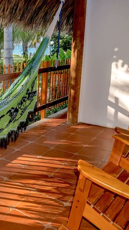 ... mit gemütlicher Veranda & Gartenblick