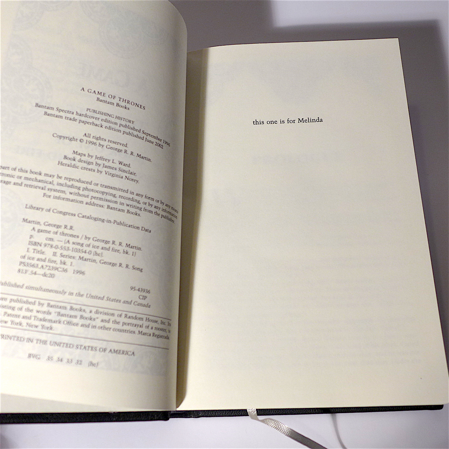 A Game of Thrones G.R.R. Martin leatherbound book annabuchwunder