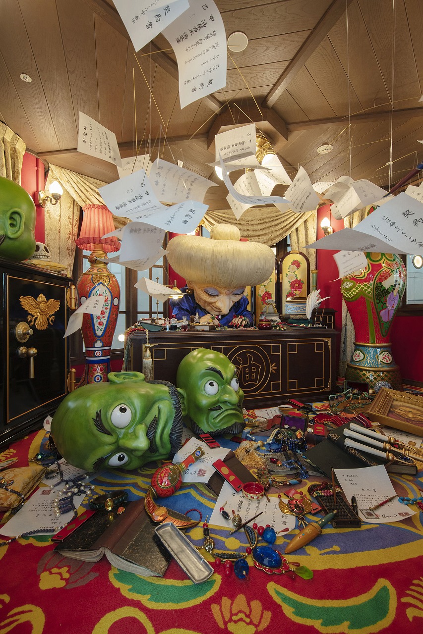 ジブリの大倉庫「にせの館長室」　© Studio Ghibli