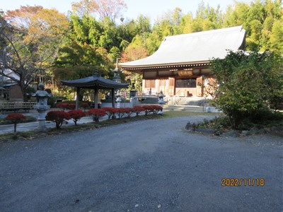 朝の福満寺です