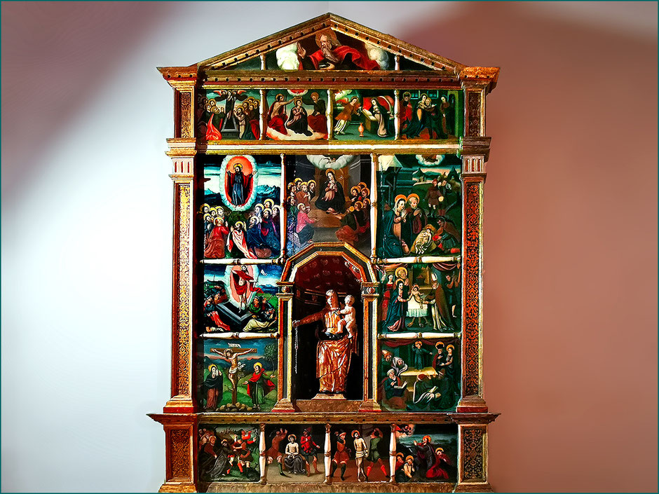 Retablo de Nuestra Señora del Rosario